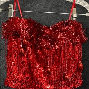 NWOT Love on a hanger Red Sequin and Tinsel Crop Top & skirt size small.